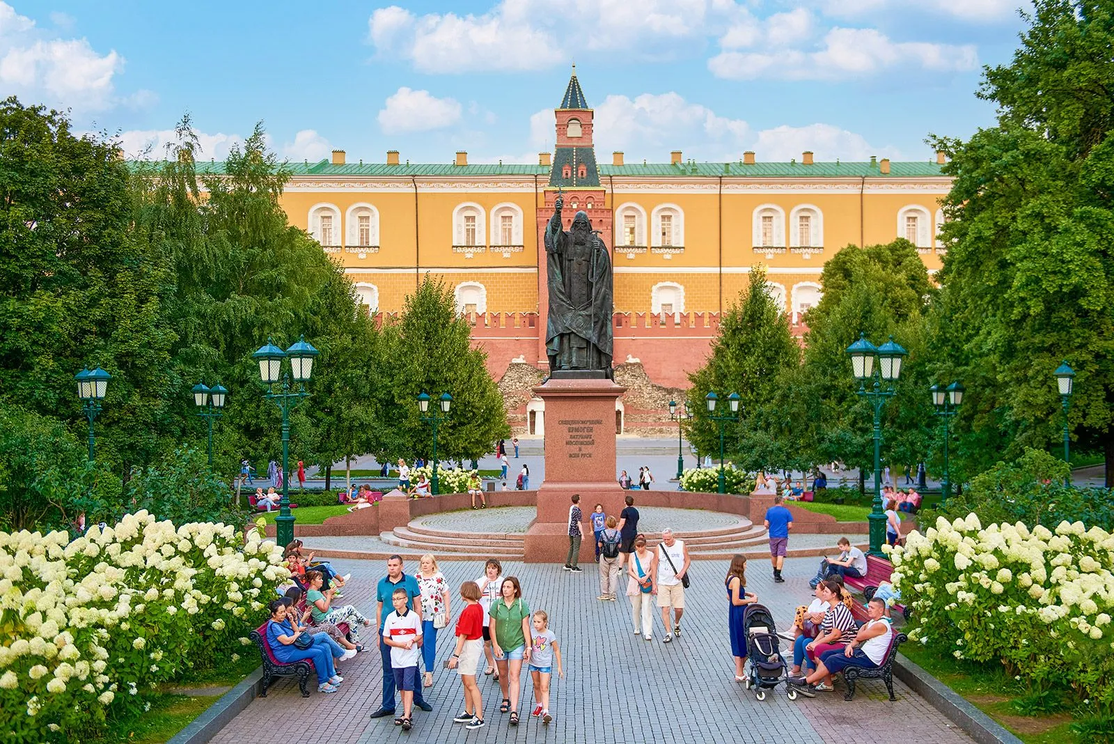 Детские экскурсоводы и маршруты-приключения: В Москве активно развивается семейный туризм