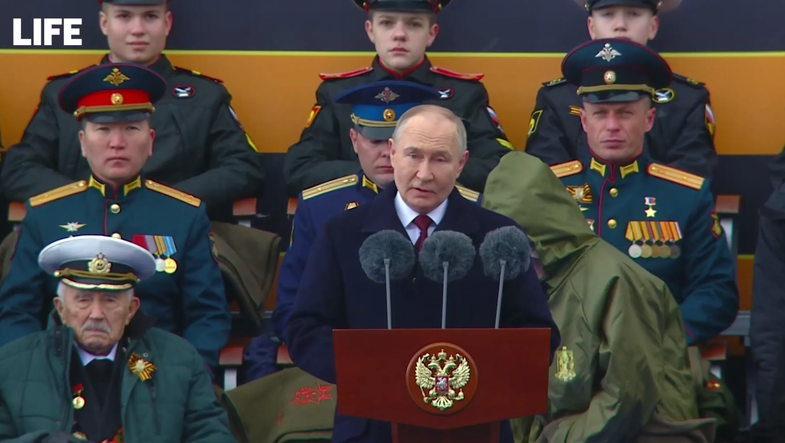 Путин: РФ переживает рубежный период, судьба страны зависит от каждого из нас