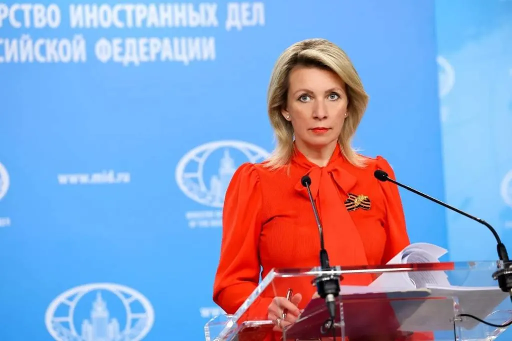 Ведут против России гибридную войну: Захарова оценила признание Туска о НАТО на Украине