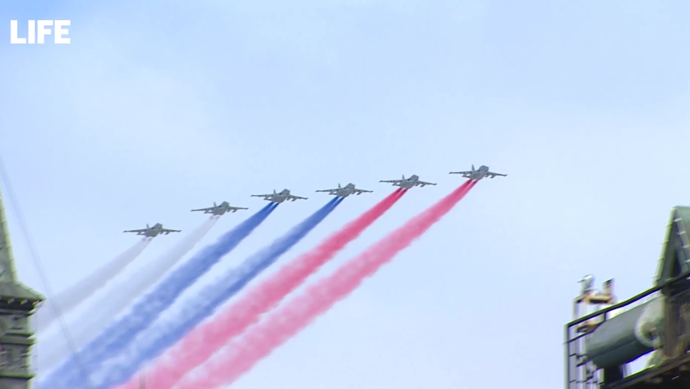 Авиация пролетела над Красной площадью в ходе Парада Победы