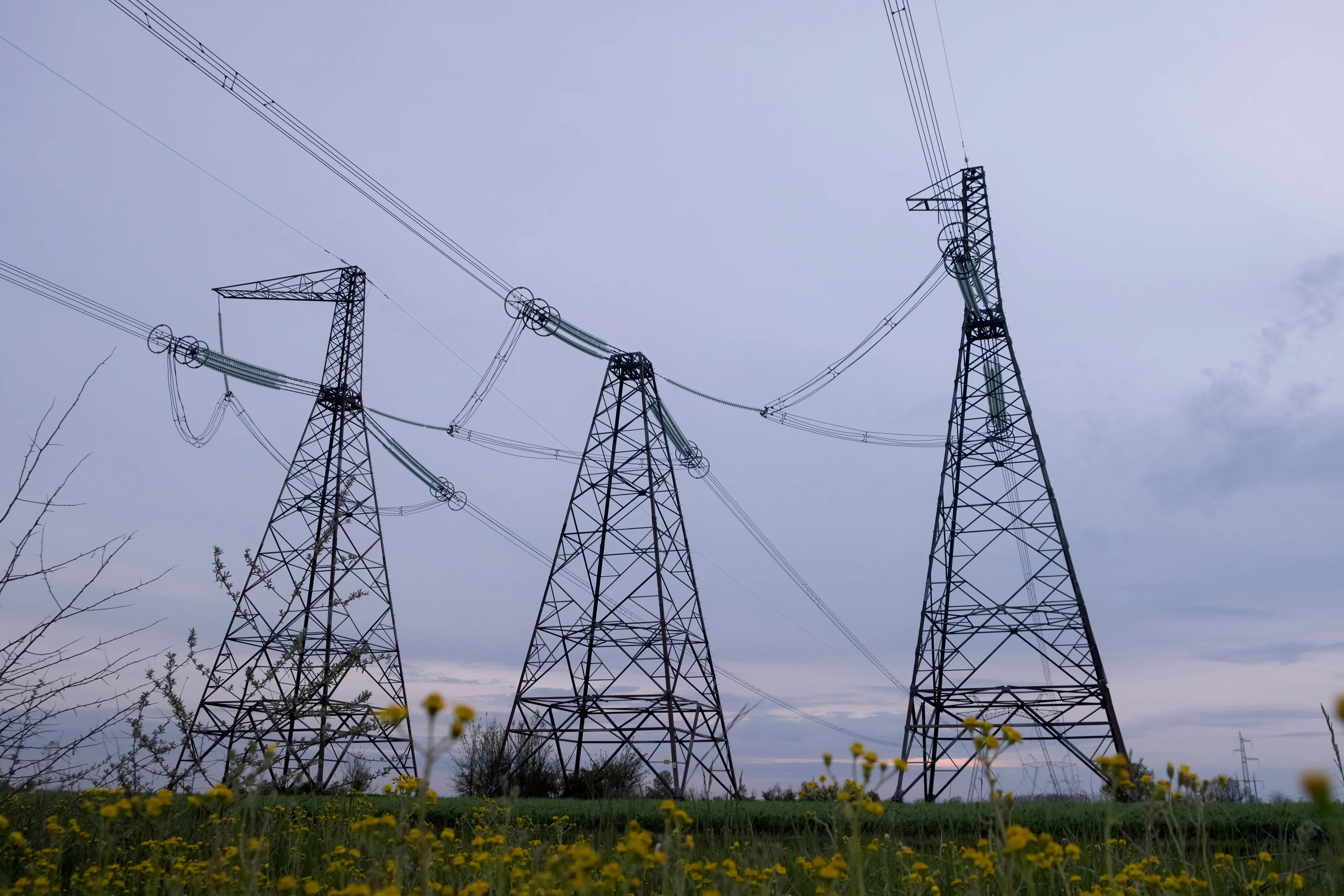 В трёх областях Украины зафиксировали удары по энергообъектам