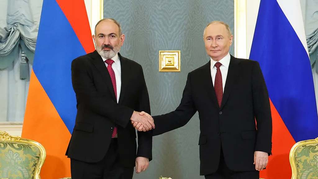 Правительство Армении сообщило, что Путин поздравил Пашиняна с днём рождения