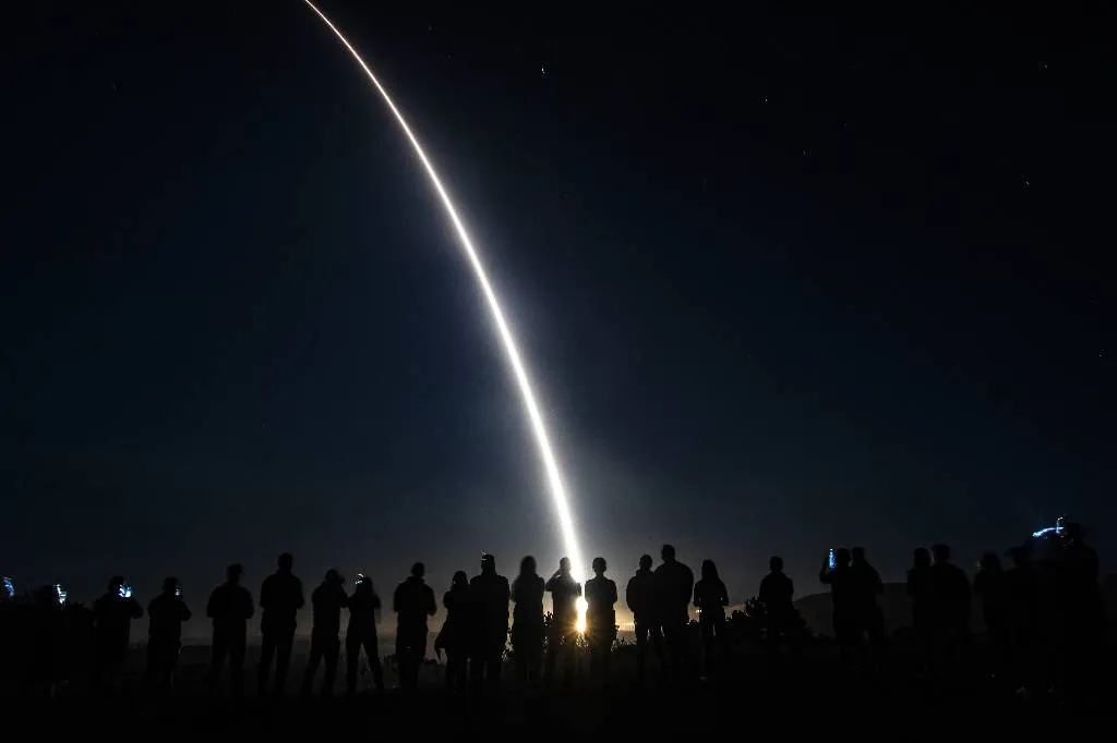 Америка запустит межконтинентальные ракеты, чтобы показать свои "ядерные силы"