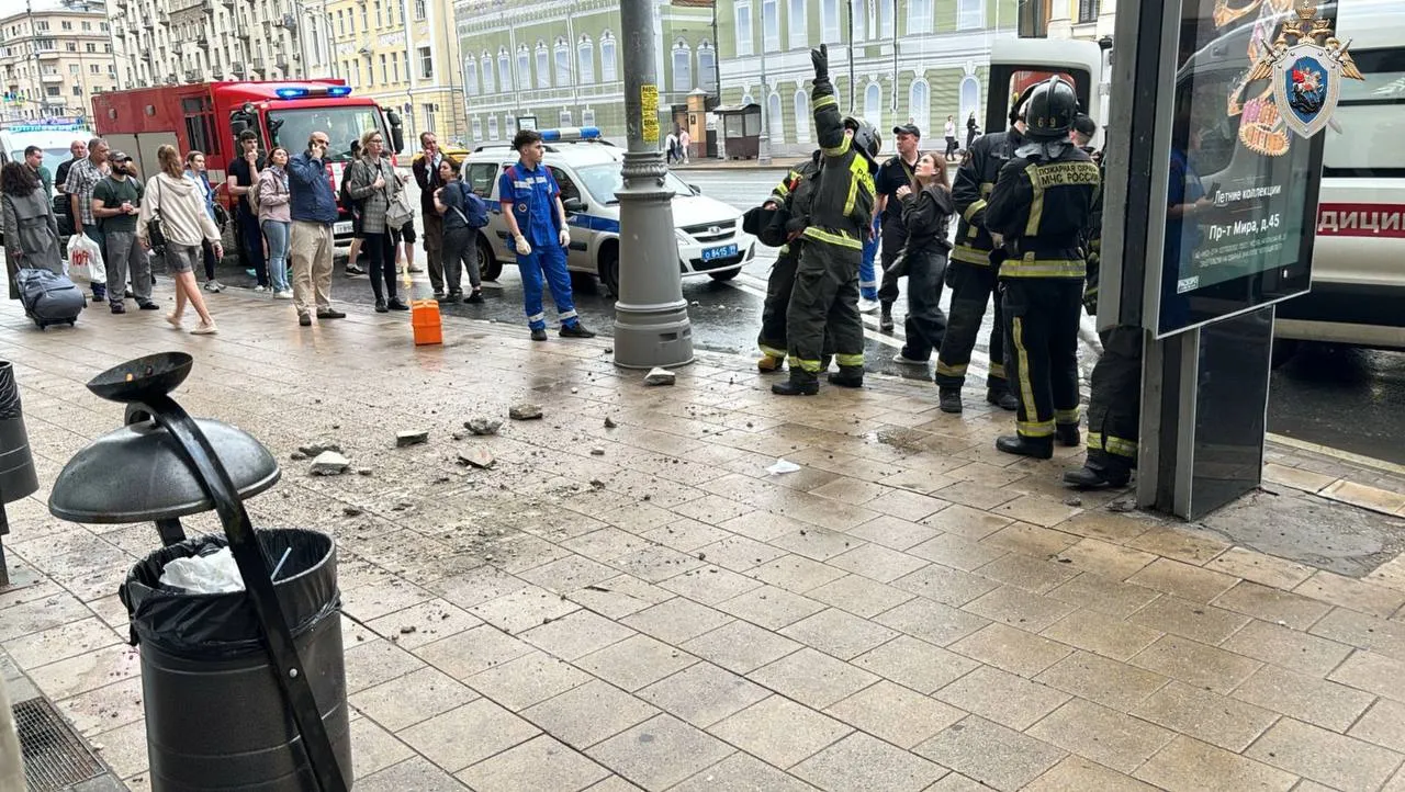 Уголовное дело возбуждено после падения части балкона в Москве