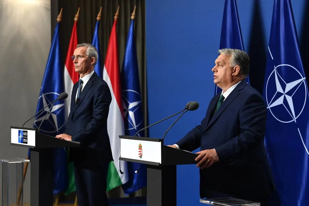 Венгрия отказалась участвовать в миссии НАТО по помощи Украине