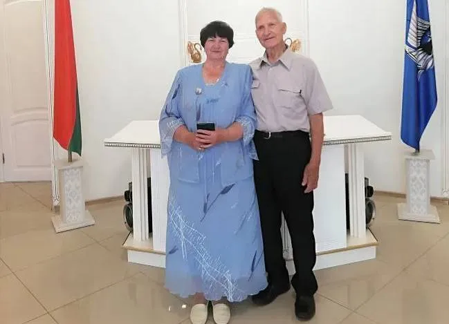 Познакомились в TikTok: 76-летняя блогерша из Белоруссии вышла замуж за 87-летнего подписчика-иностранца