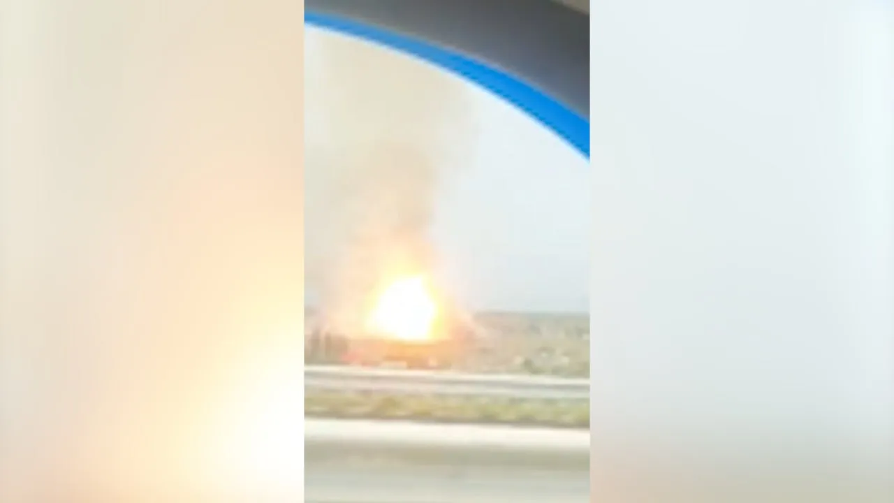 В Саратове на газохранилище прогремел взрыв, в небо тянется гигантский столб пламени