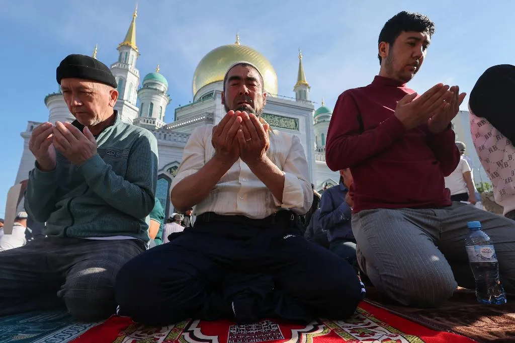 Миллионы мусульман по всей России отмечают Курбан-байрам