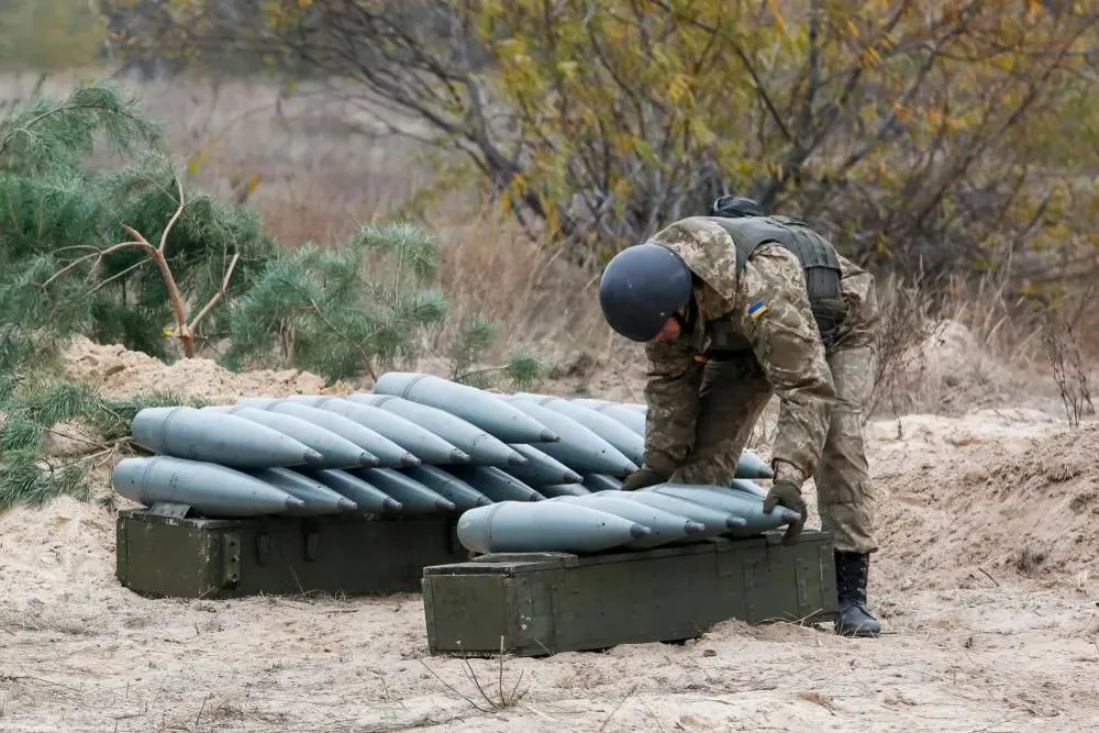 Киев пожаловался на необходимость закупать оружие в шесть раз дороже
