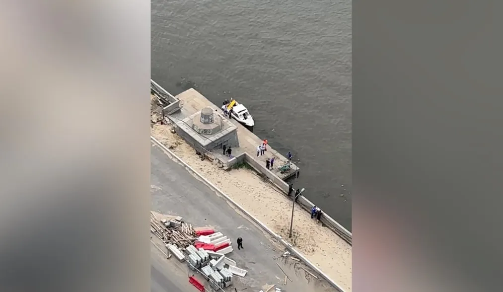 Тело мужчины вытащили из Москвы-реки около столичного ЖК River Sky