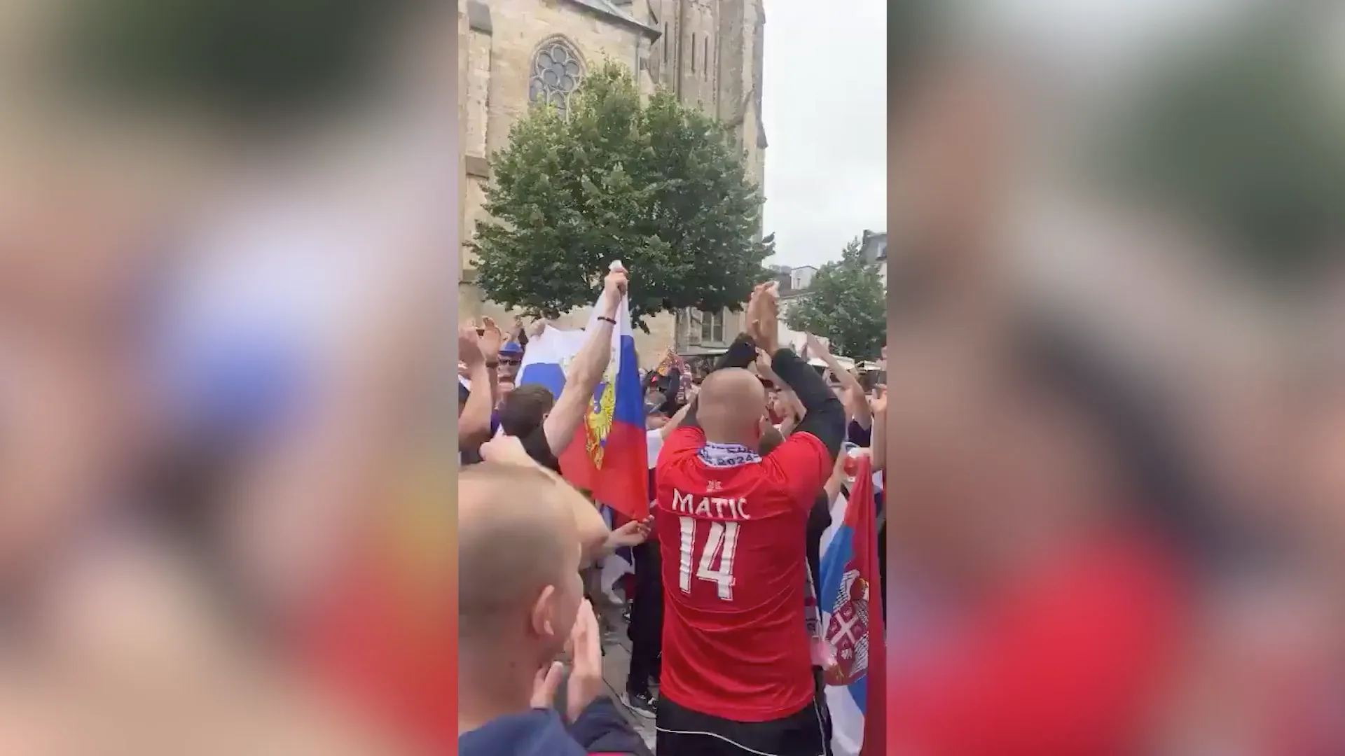 Сербские болельщики скандировали "Владимир Путин!" перед игрой со сборной Англии