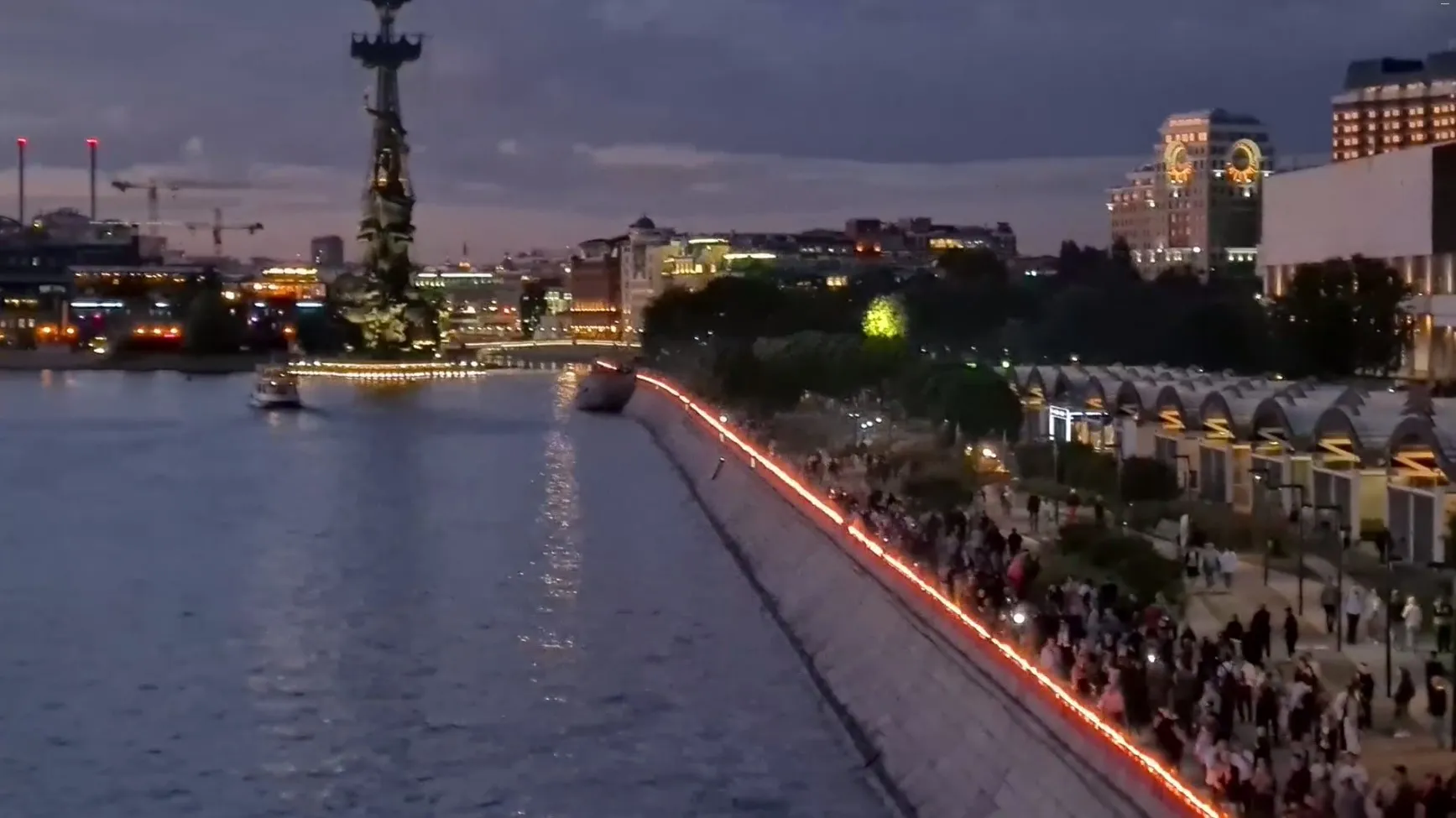 Зажгли 1418 свечей: Москвичи посетили акции 