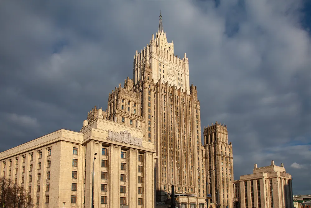 МИД РФ: Россия активно обсуждает безвизовые поездки с девятью странами