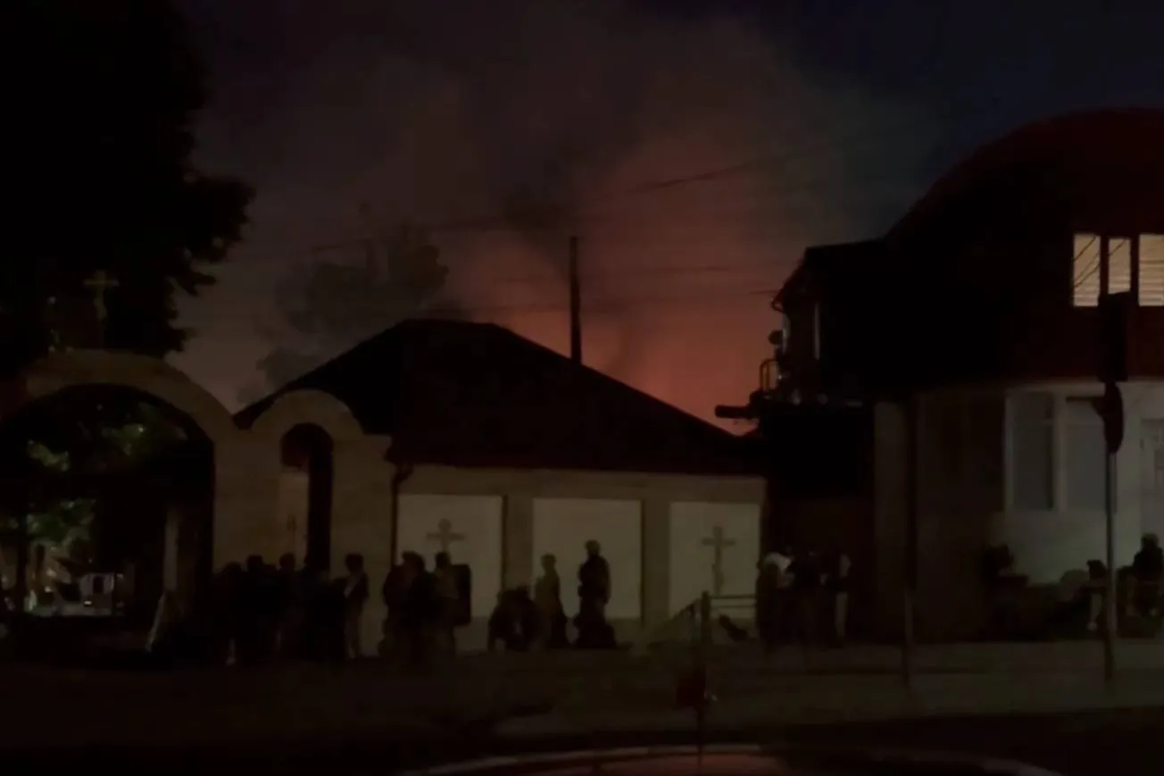 В Махачкале силовики оцепили Успенский собор, подвергшийся атаке террористов