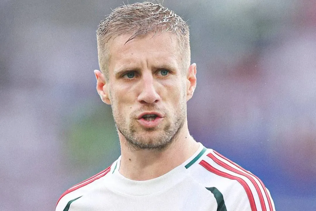 Венгерский футболист Варга находится в сознании после столкновения в матче Евро