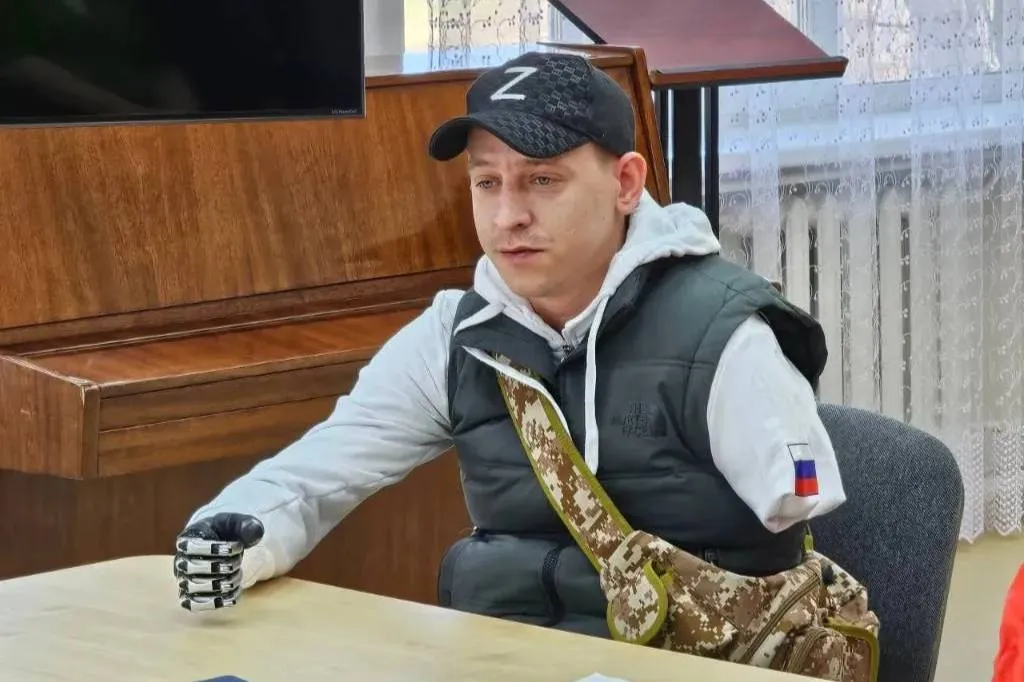 "Если боженька меня оставил жить, значит, я нужен": Защитник Донбасса потерял обе руки, но нашёл смысл жизни