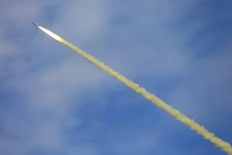 КНДР запустила неопознанную баллистическую ракету в направлении Японского моря