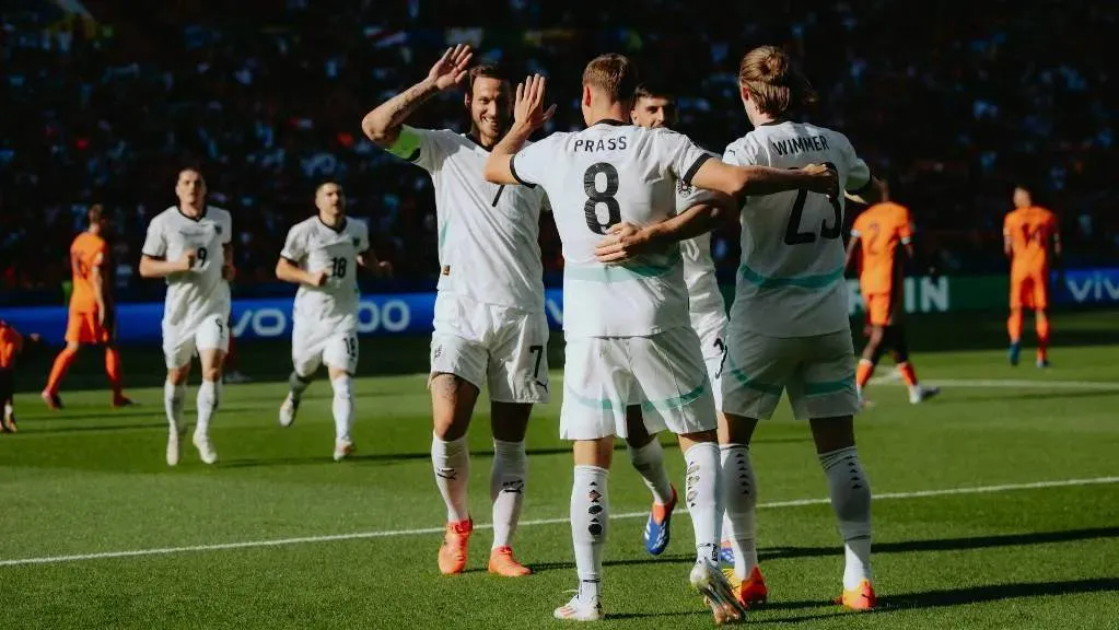 Сборная Австрии сенсационно заняла первое место в группе Евро, обойдя Францию и Нидерланды