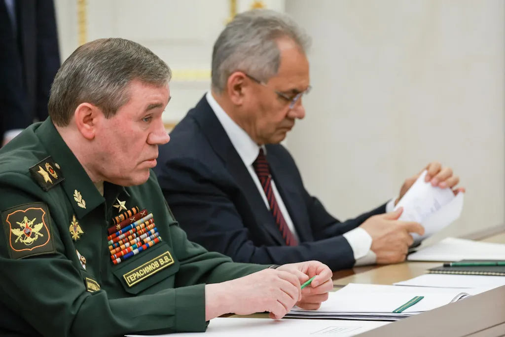 "Не признаём": В Кремле отреагировали на решение МУС по "аресту" Шойгу и Герасимова