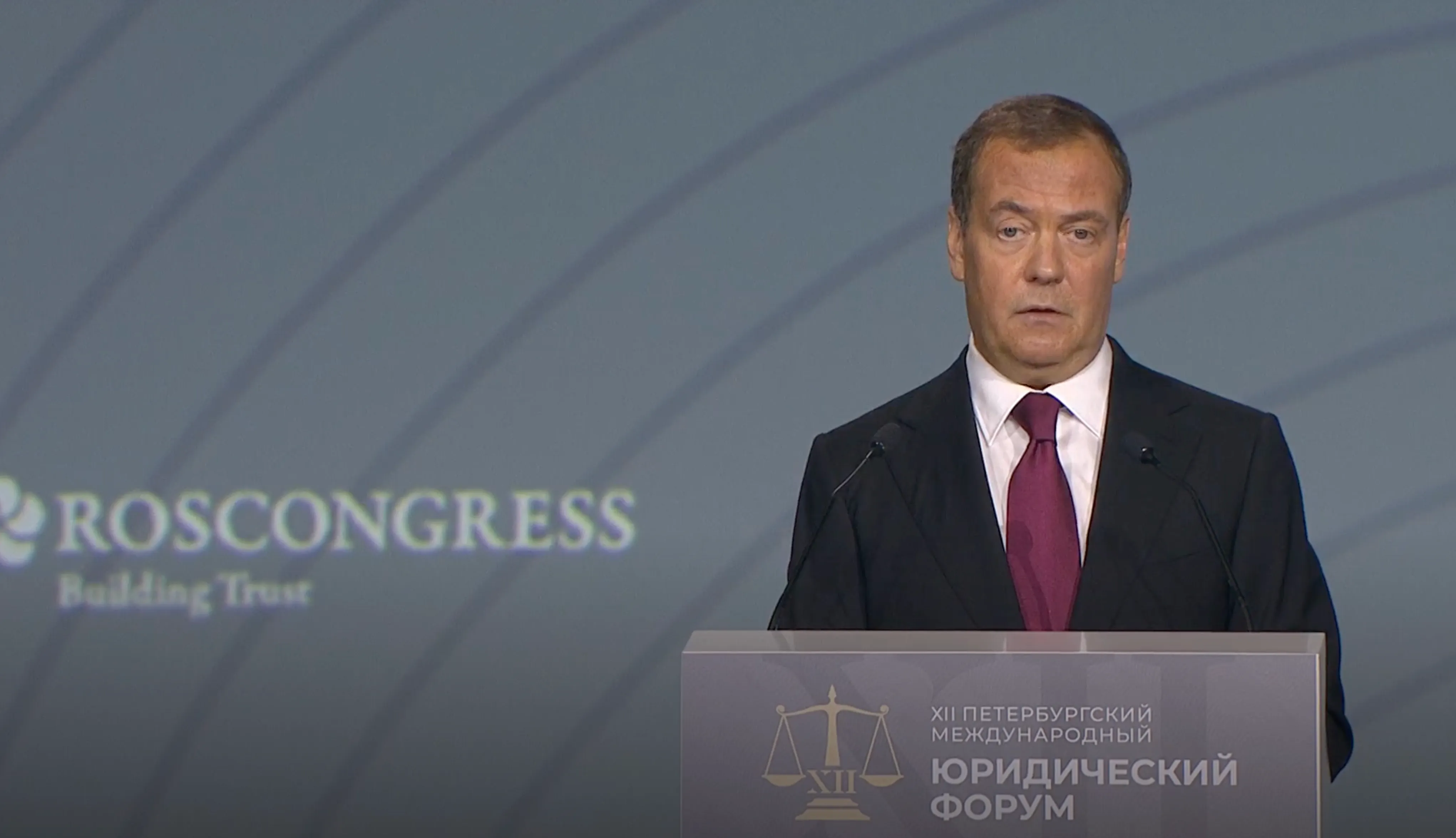 Медведев напомнил, что СВО является случаем самообороны по международному праву