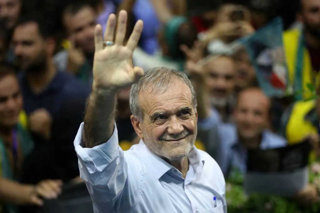 На выборах президента Ирана побеждает реформист Пезешкиан