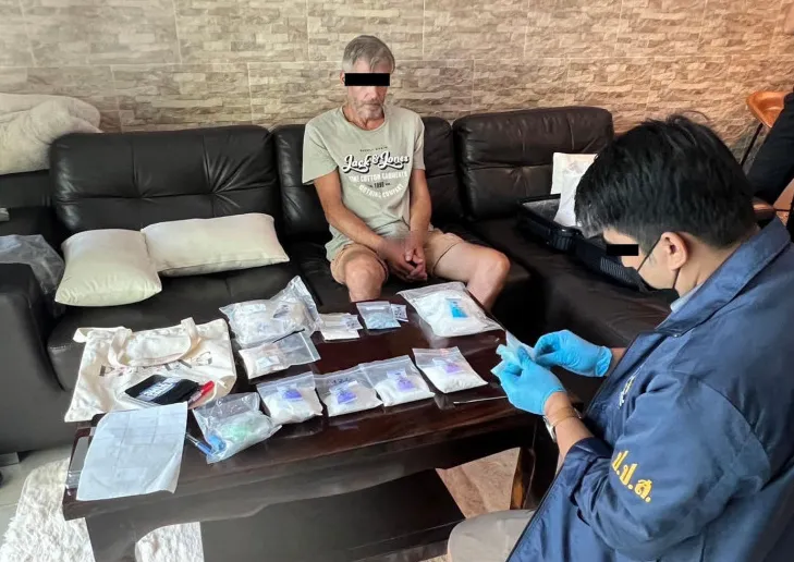 Россиянину грозит 20 лет тюрьмы за торговлю кокаином и мефедроном в Таиланде