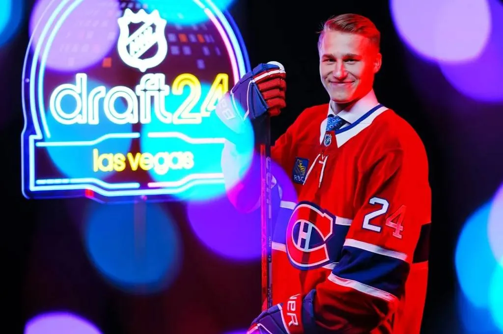 27 россиян стали игроками клубов НХЛ по итогам драфта 2024 года