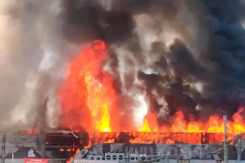 Крупный пожар охватил склад с ГСМ в Новосибирске