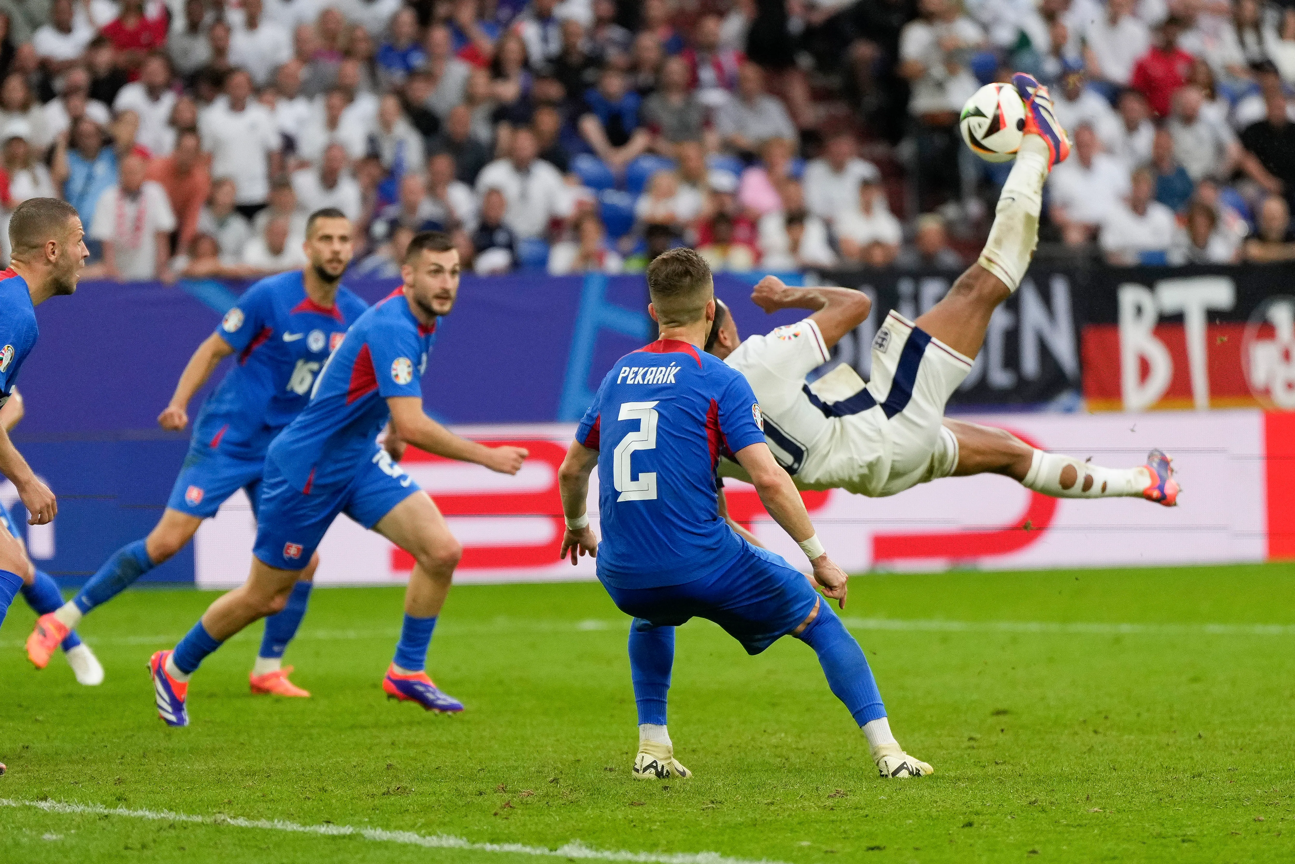 Англия чудом спаслась от поражения в матче против Словакии на Евро