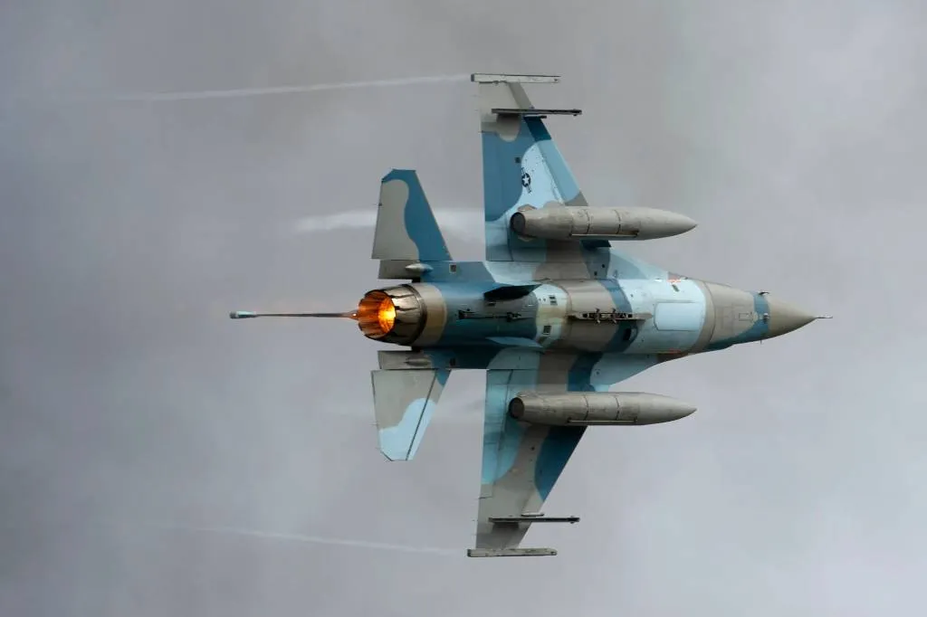 Их будут сбивать: Дипломат открыл Западу глаза на печальные перспективы F-16 в украинском небе