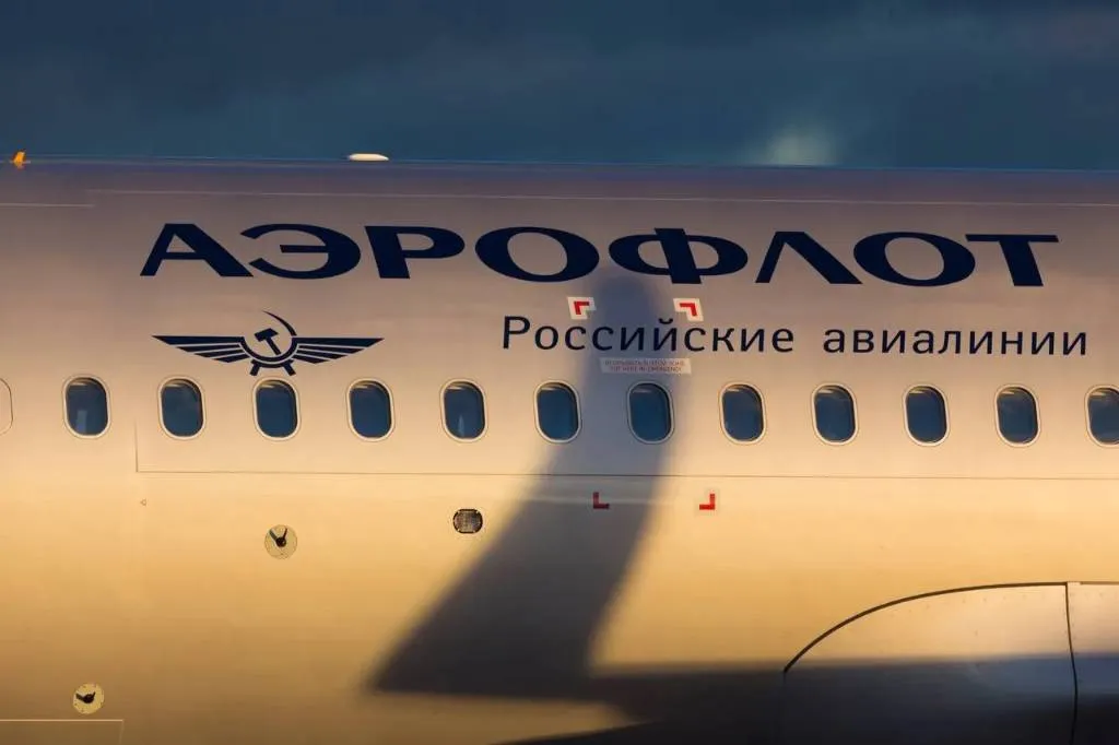 В Бишкеке самолёт не смог оторваться от ВПП и при торможении порвал шасси