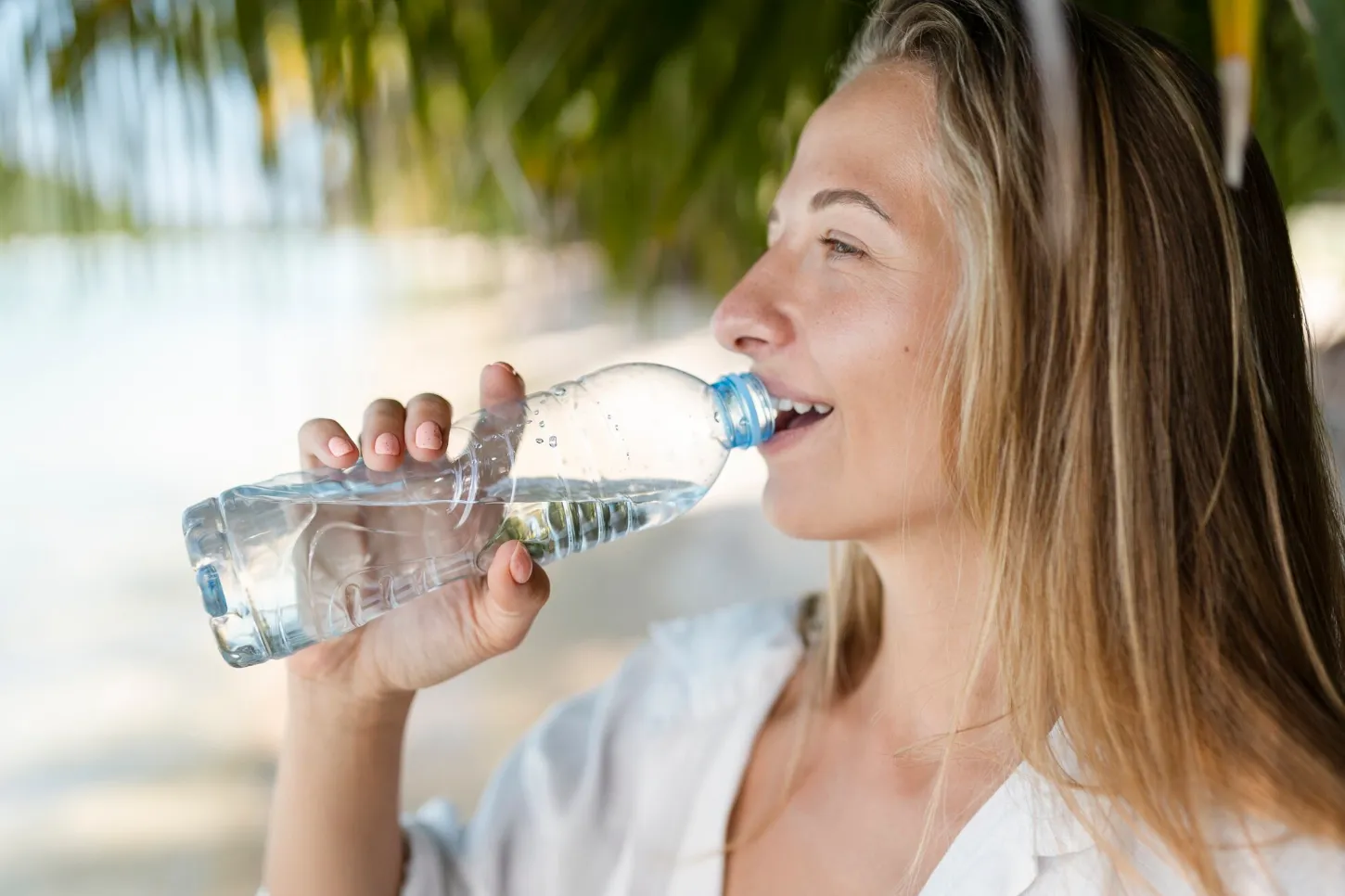 Эндокринолог объяснила, сколько воды нужно пить каждый час, чтобы пережить жару