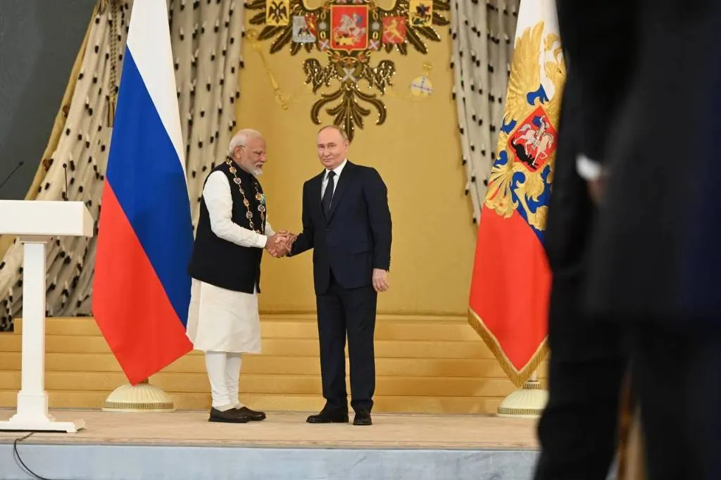 В Кремле объяснили отсутствие расширенного формата переговоров Путина и Моди