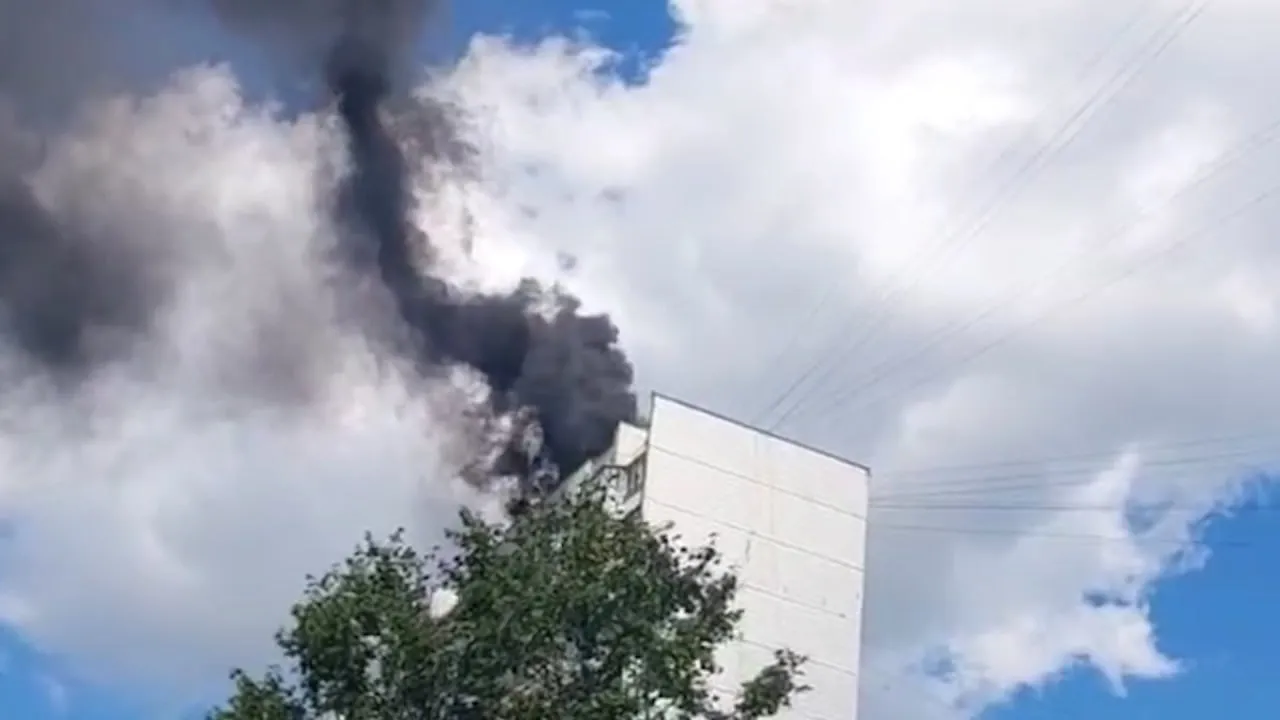 Взрыв прогремел на крыше многоэтажки в Москве, уже известно об одном пострадавшем