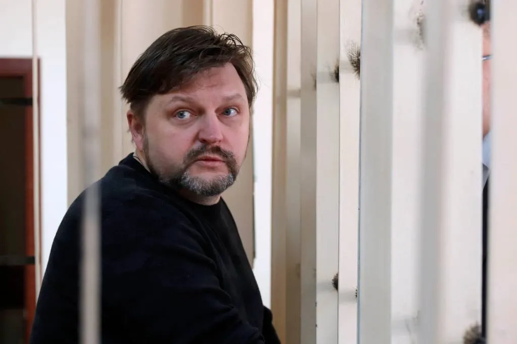 Вышедший из тюрьмы кировский экс-губернатор Белых стал жертвой мошенников