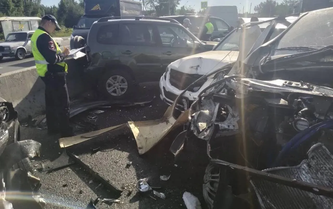 В ДТП с 11 автомобилями под Нижним Новгородом пострадало пять человек
