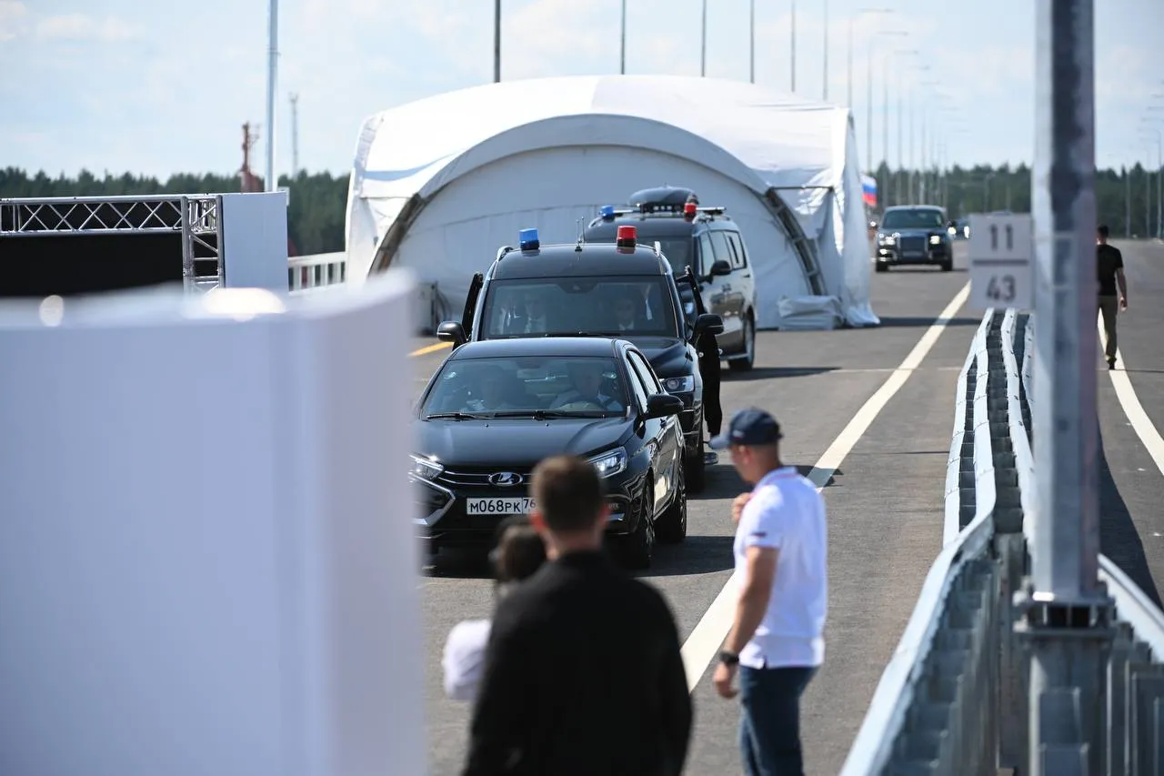 Путин за рулём Lada Aura приехал на открытие Северного обхода Твери
