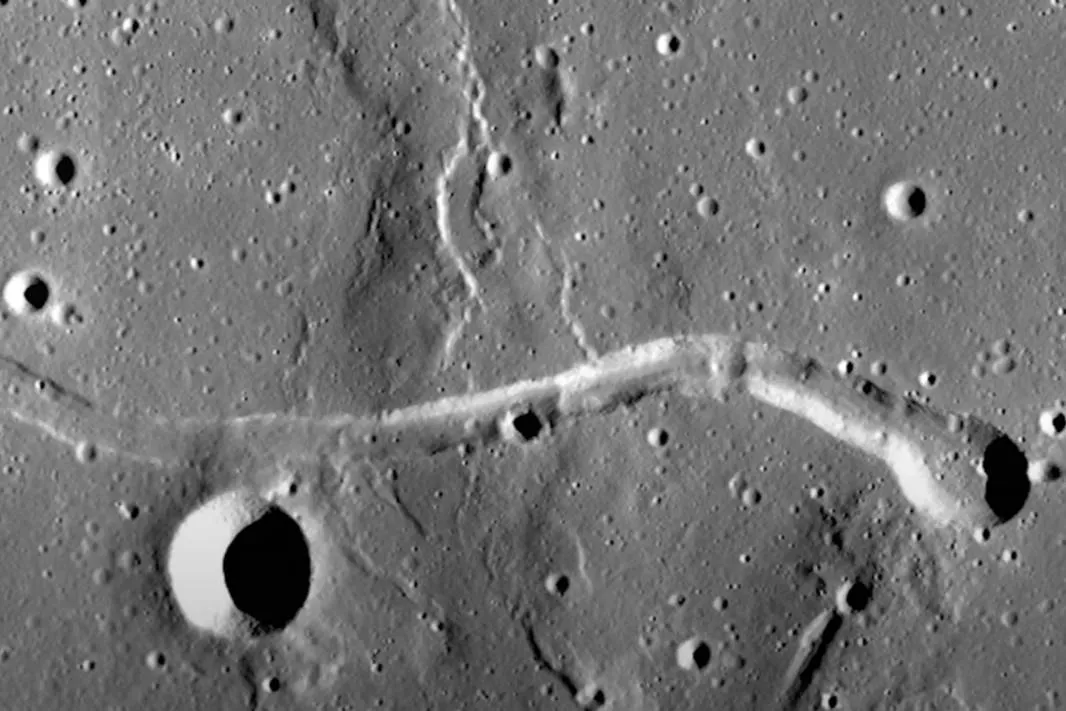 Внеземное метро: На Луне обнаружен загадочный тоннель