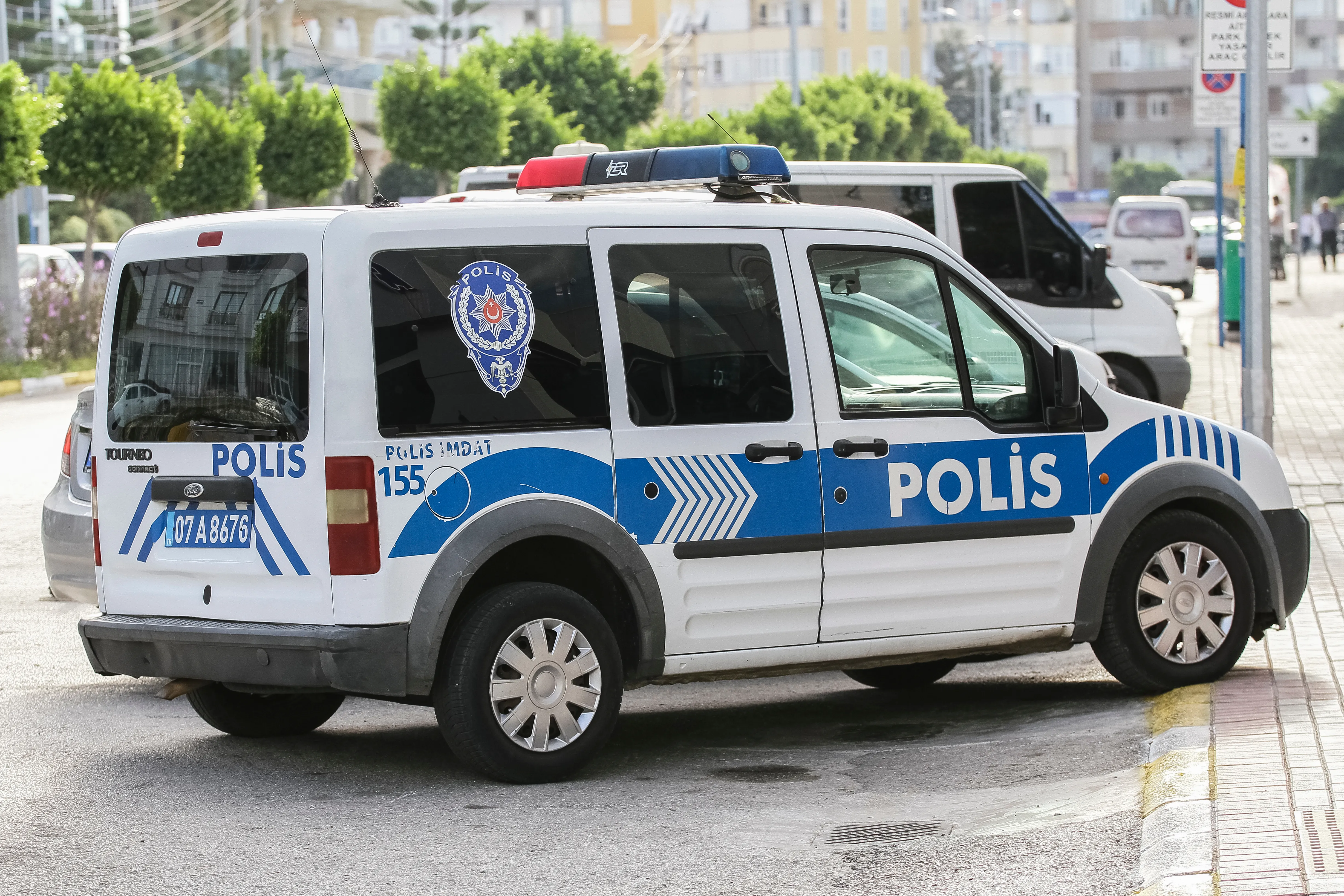 Вырвали ногти и оставили синяки: Двух российских туристок жестоко избили турецкие полицейские