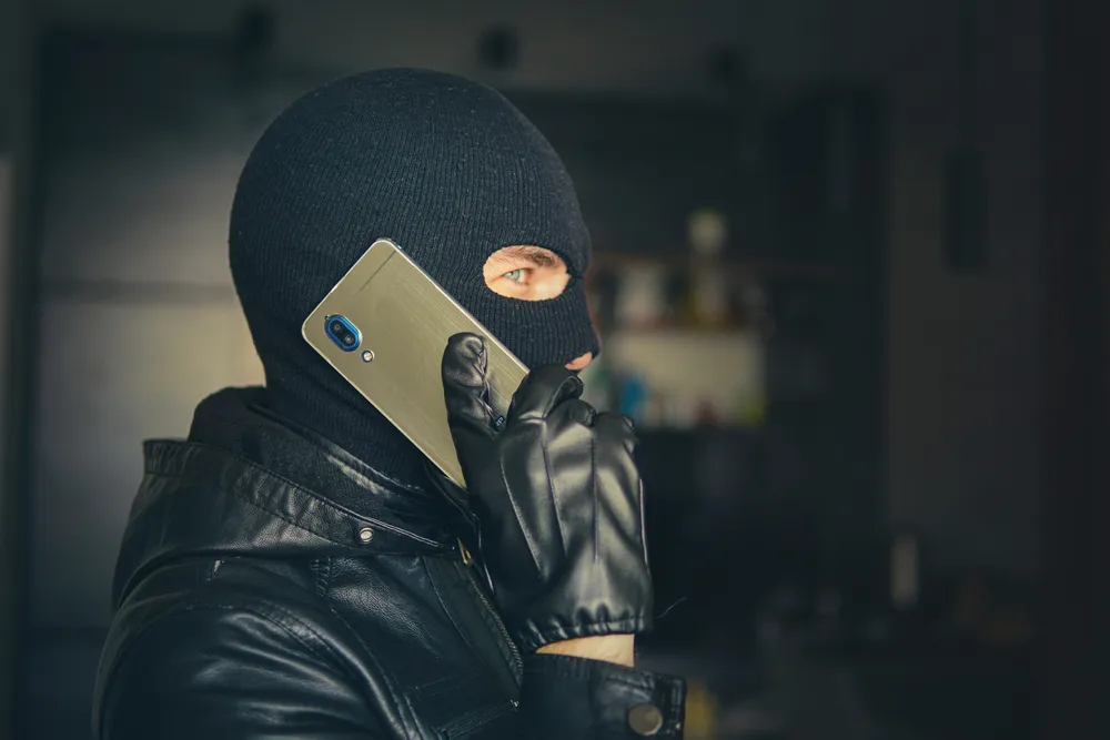 Россиянам назвали три ключевых метода защиты от телефонных мошенников