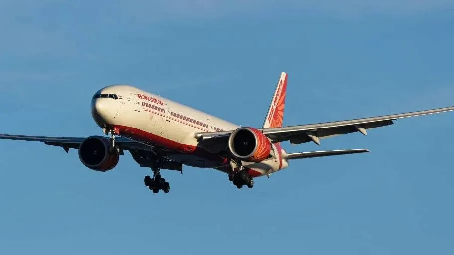 Стало известно, почему летевший в США самолёт Air India запросил посадку в Красноярске