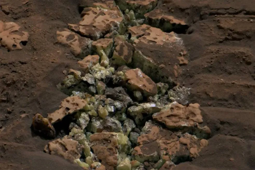 На Марсе обнаружили кристаллы чистой серы