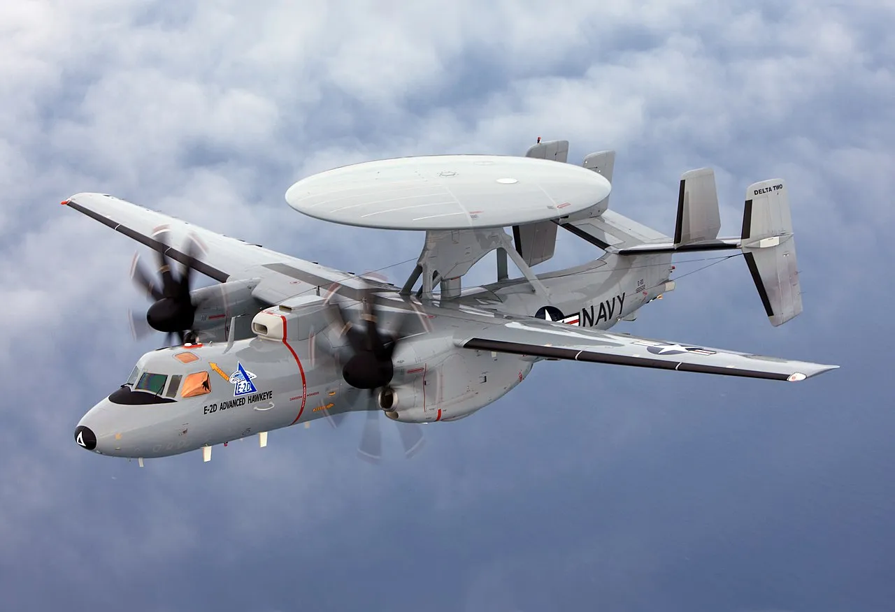 Для США и Японии произведут девять самолётов E-2D Hawkeye