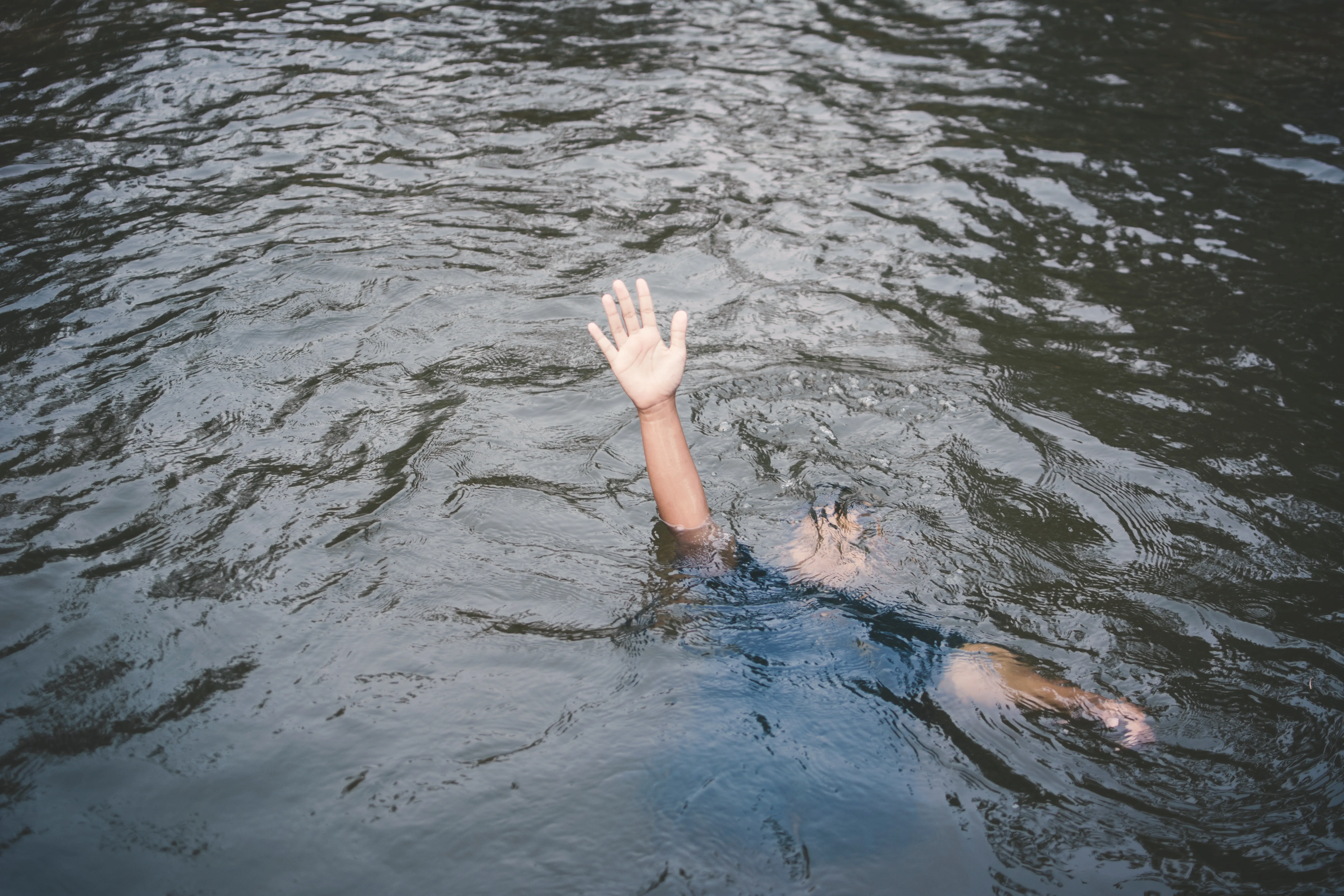 Пытался спастись от жары: В Москве из реки выловили посиневшее тело мужчины