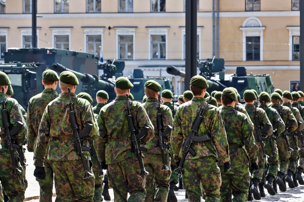 Армия Финляндии устроила учения с авиацией у ближайшего к Петербургу КПП
