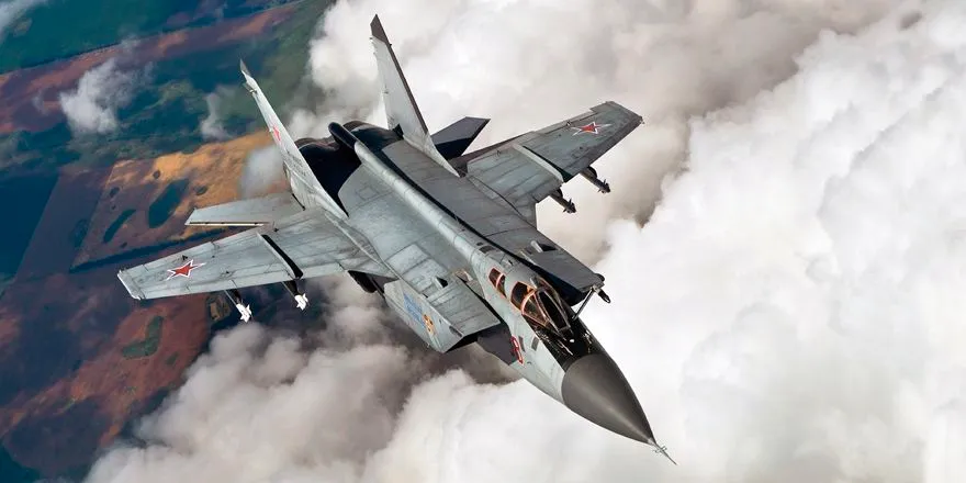 МиГ-29 и МиГ-31 поднялись в небо из-за бомбардировщиков США в опасной близости от границ России