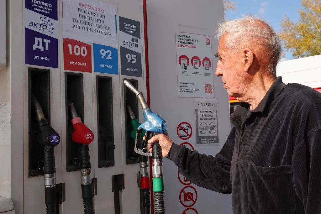 Цены на бензин выйдут на новый уровень: Сколько будет стоить топливо на АЗС