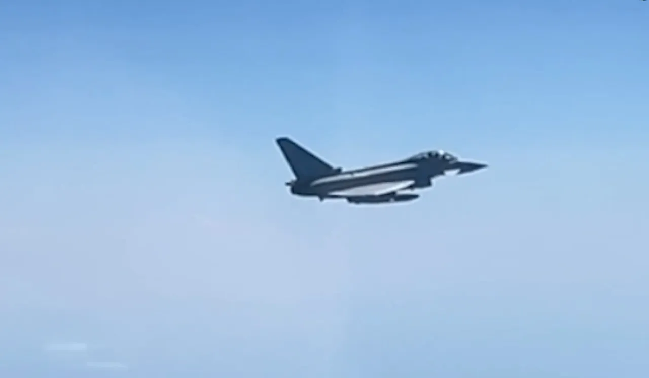 Появилось видео, как российский Су-27 прогнал британские самолёты в Чёрном море