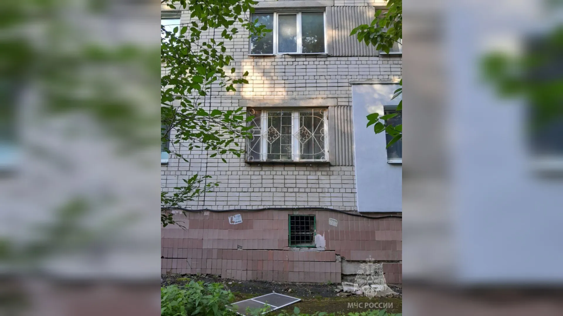 Годовалая девочка выпала из окна жилого дома в Нижнем Новгороде