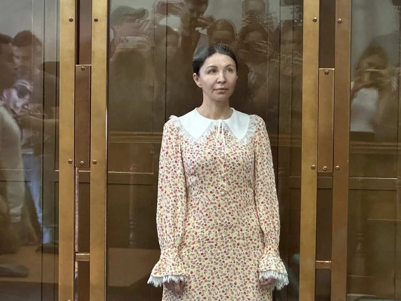 Блиновская пришла в суд в модном платье и устроила 
